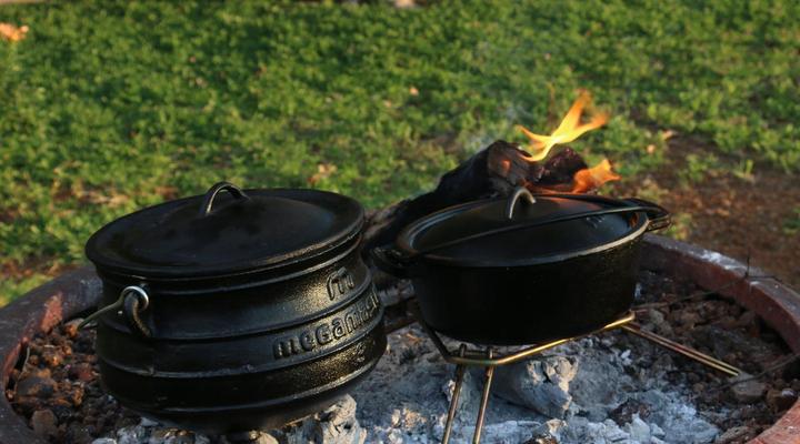 Thorn Tree Bush Camp - Tented camps and cabins