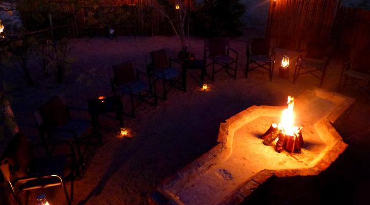 Thorn Tree Bush Camp - Tented camps and cabins