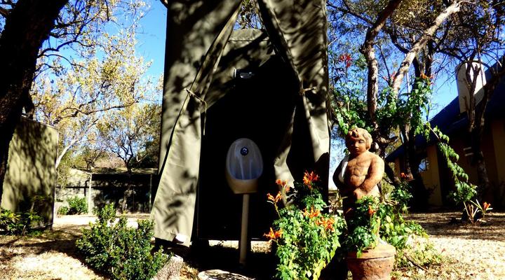 Thorn Tree Bush Camp - Tented camps and cabins