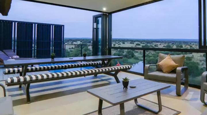 The Cliffhanger Lodge