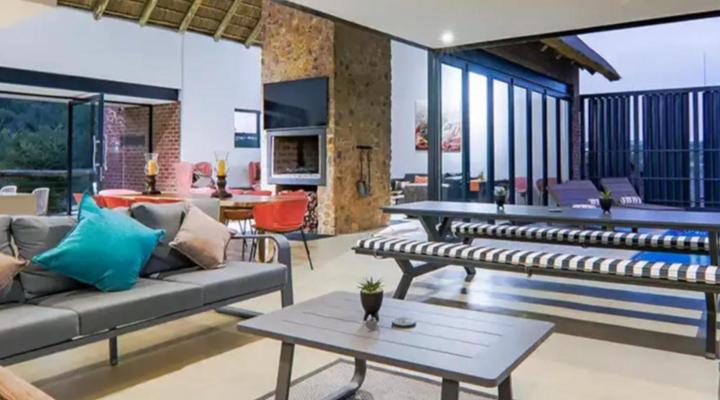 The Cliffhanger Lodge