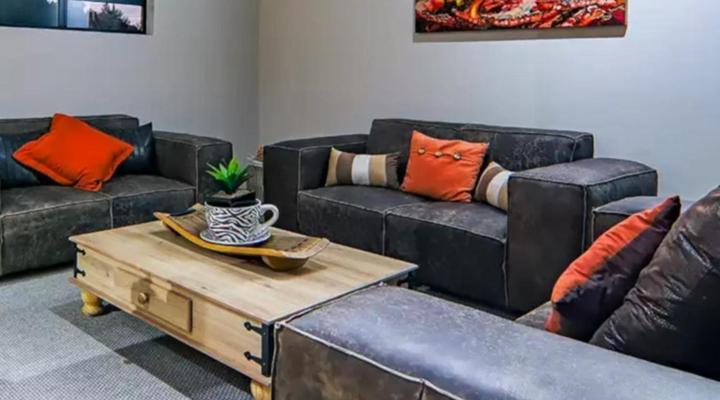 The Cliffhanger Lodge