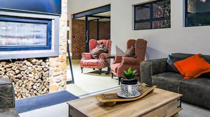 The Cliffhanger Lodge