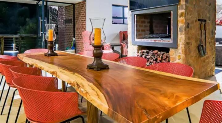 The Cliffhanger Lodge