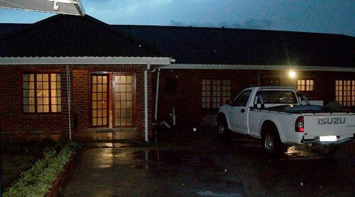 La’Phola Guest House