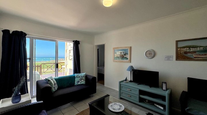 Waterside Living - Claptons Beach 33