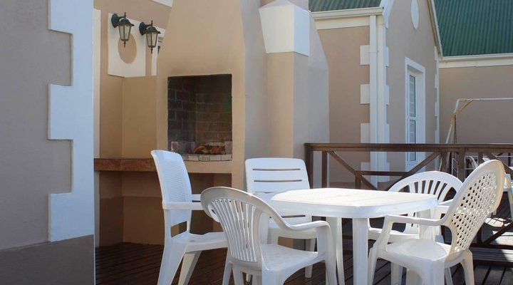 Waterside Living - Claptons Beach 33