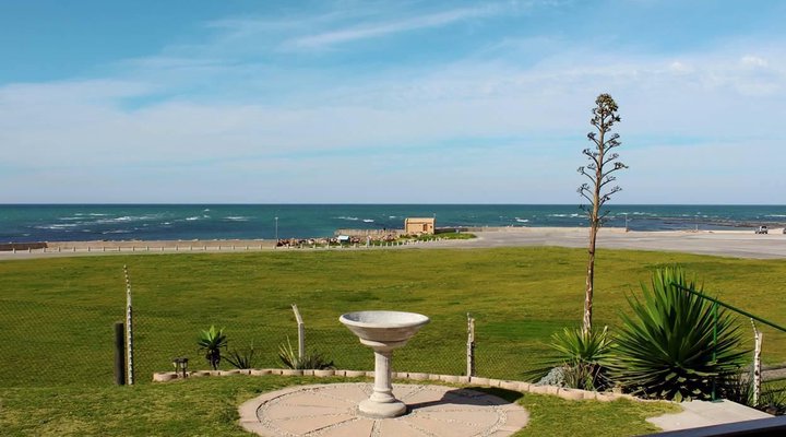 Waterside Living - Claptons Beach 33