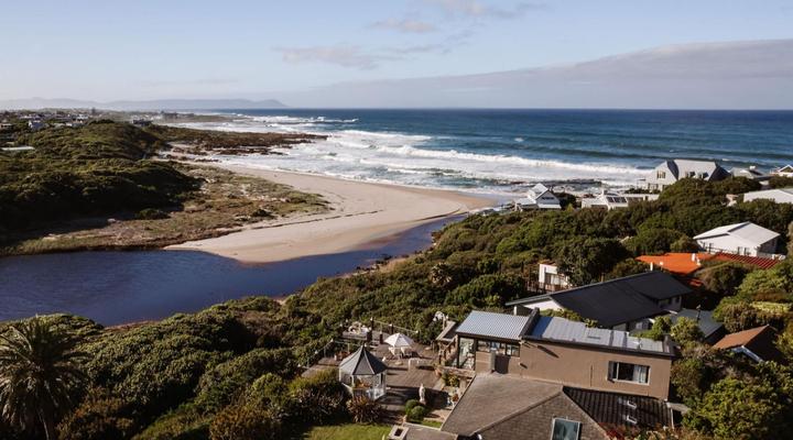 Kennedy's Beach Villa