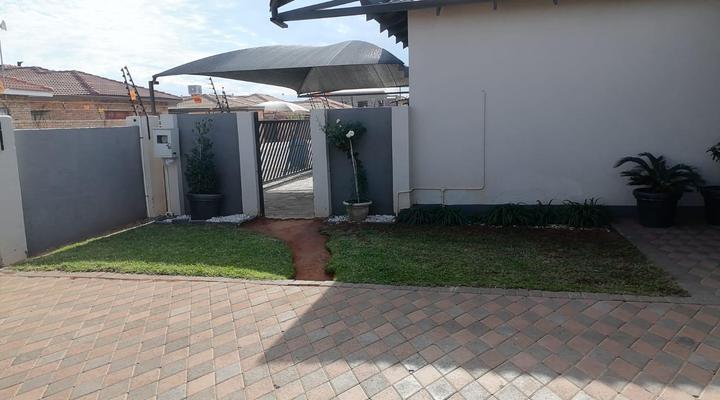 KS Legacy Guesthouse