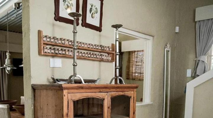 Cleopatra Mountain - Self Catering