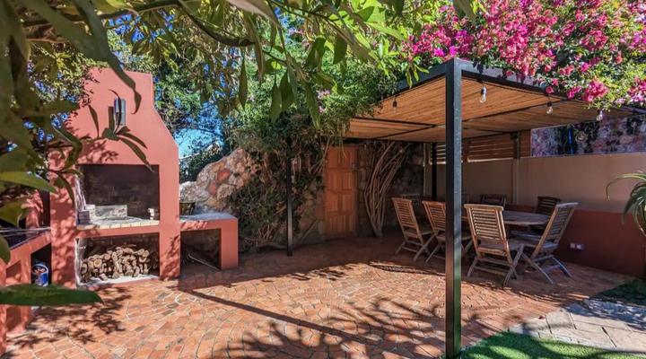 Cape Weaver Muizenberg