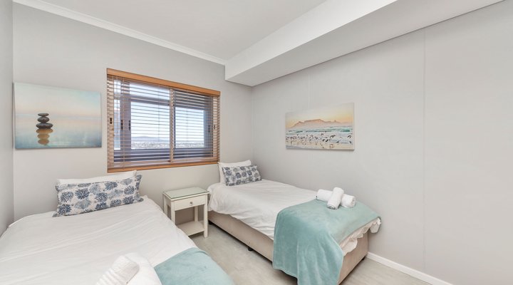 Horizon Bay 702