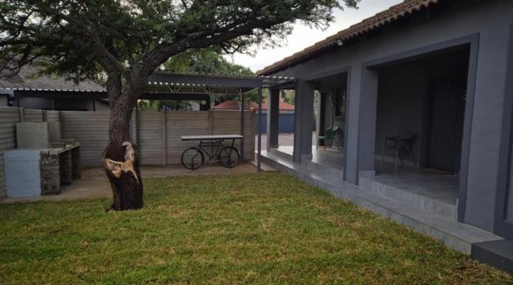 @241 Enkeldoorn Guesthouse