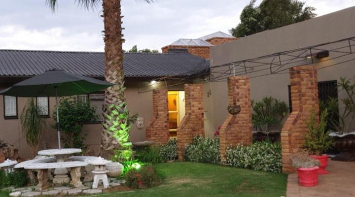 Roosmaryn Guest House