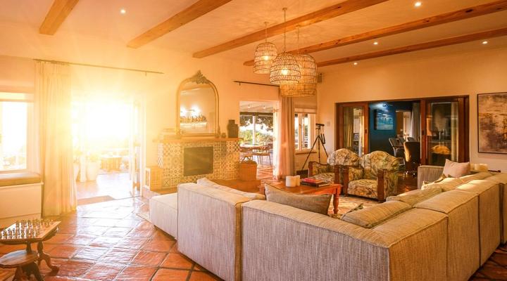 Hilltop Country Lodge