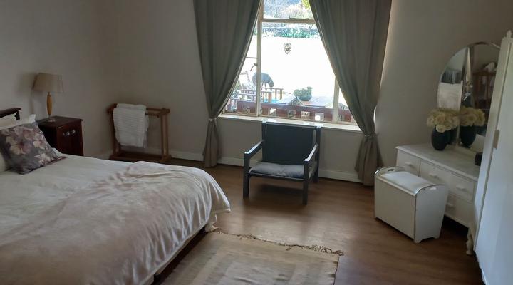 Fairview Farm House & outside Cottage