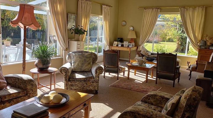 Fairview Farm House & outside Cottage