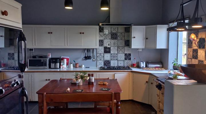 Fairview Farm House & outside Cottage