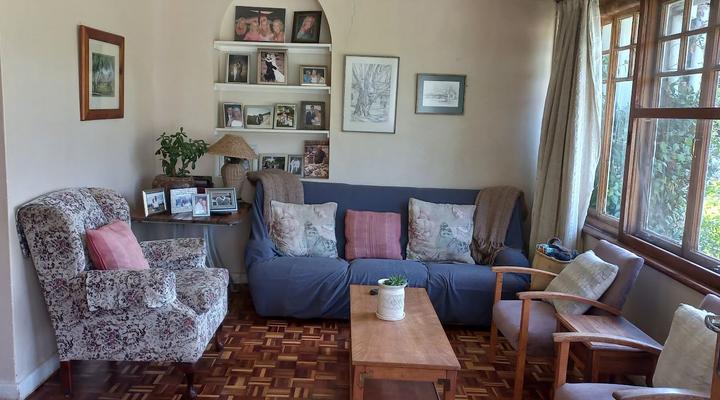 Fairview Farm House & outside Cottage