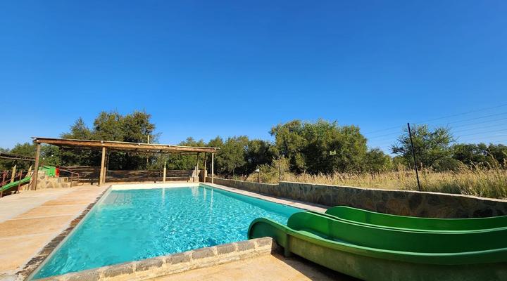 Rocking Giraffe Bush Lodge