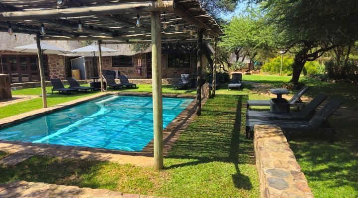 Rocking Giraffe Bush Lodge