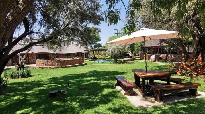 Rocking Giraffe Bush Lodge