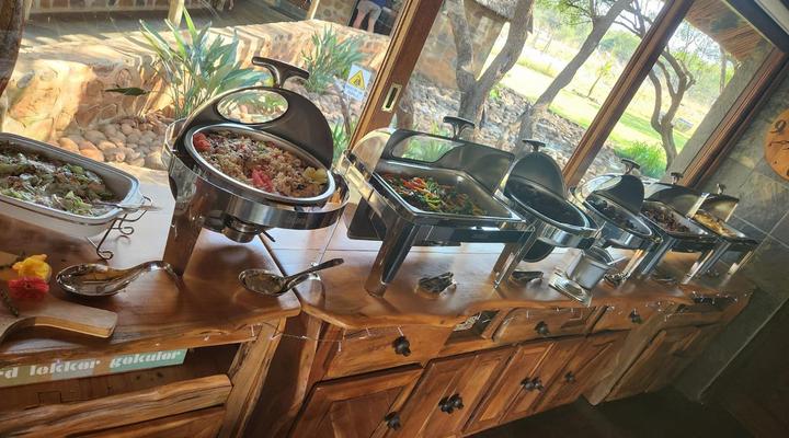 Rocking Giraffe Bush Lodge