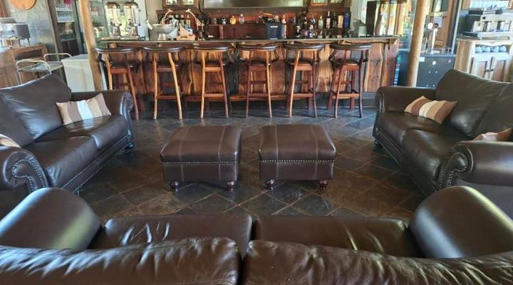 Rocking Giraffe Bush Lodge