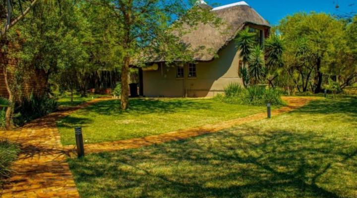 Mela Luxury Game Lodge
