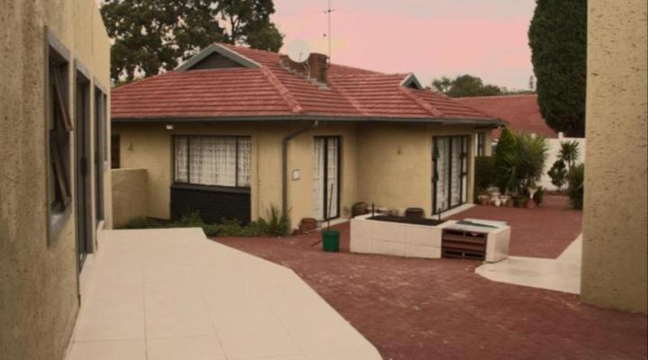 Zwelibanzi Guesthouse and Wellness Center