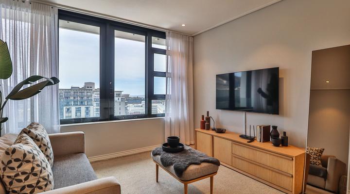 Sixteen on Bree 1425 by CTHA