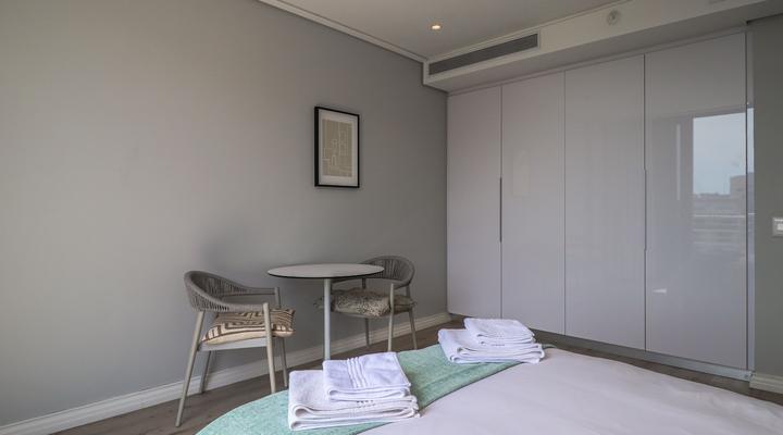 Sixteen on Bree 1425 by CTHA