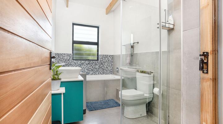 Mountain and Sea House and Cottage