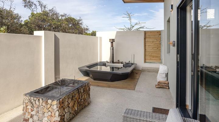 Mountain and Sea House and Cottage