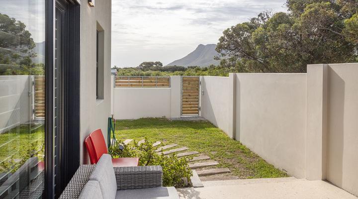 Mountain and Sea House and Cottage