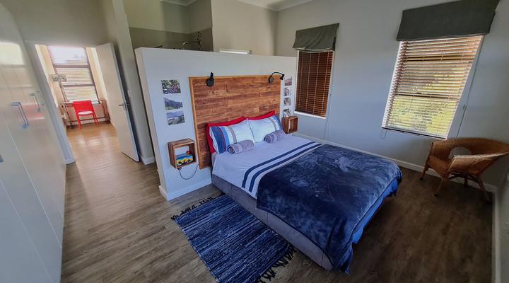 Mountain and Sea House and Cottage