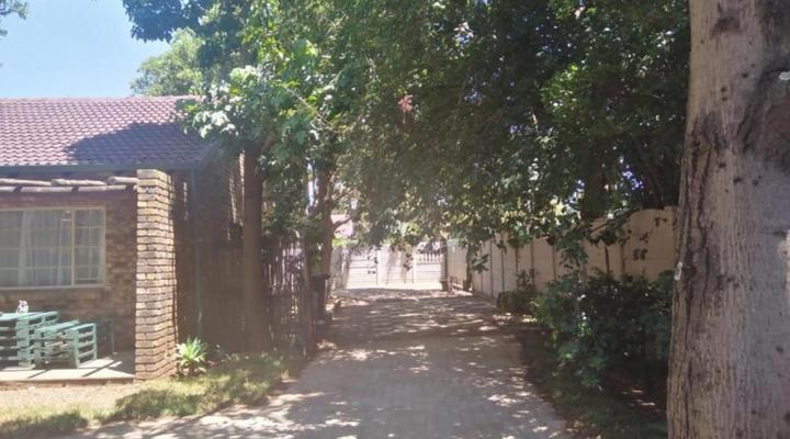 8 Soenie Avenue Self-Catering