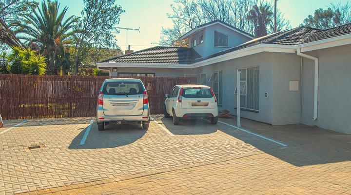 Kololo at 399 Guesthouse & Conference