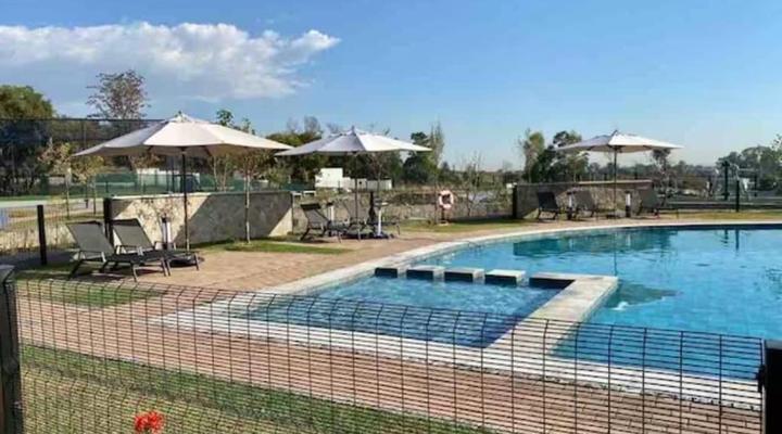 Outerspaces - 1 bedroom Luxurious Apartment in Sandton