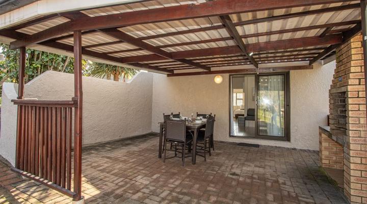 Banana Beach Club B5