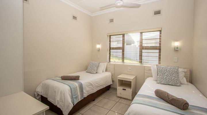 Banana Beach Club B5