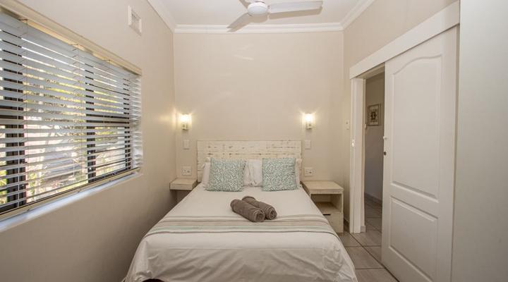 Banana Beach Club B5