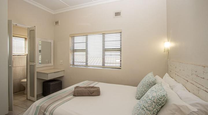 Banana Beach Club B5