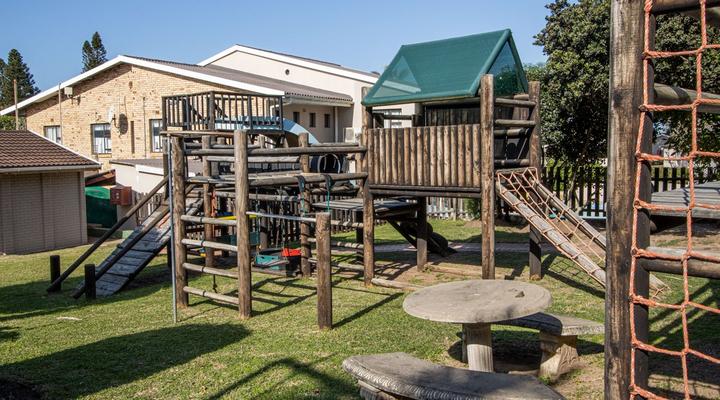 Banana Beach Club B5