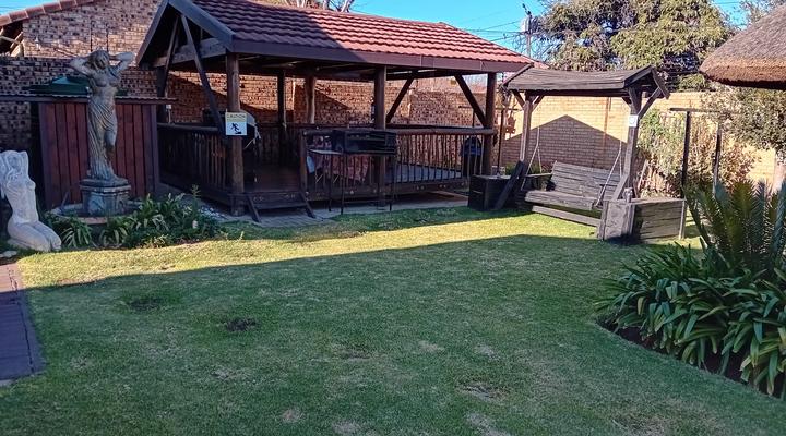 Rusticluke Guesthouse