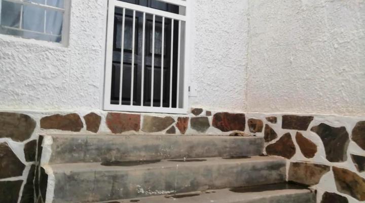 Leone Paris Homestay