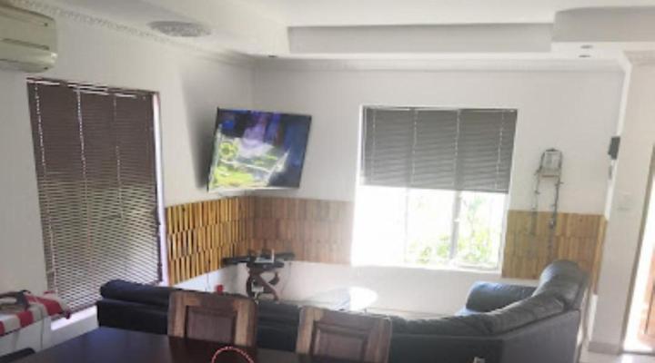 Leone Paris Homestay