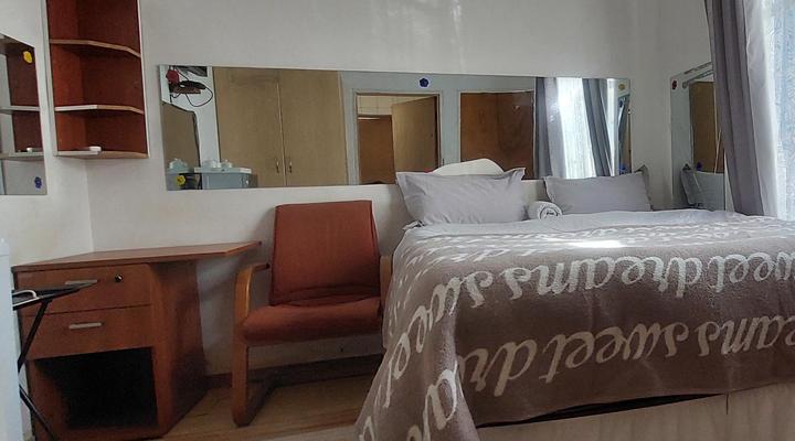 Leone Paris Homestay