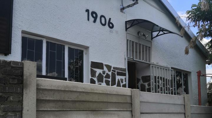 Leone Paris Homestay